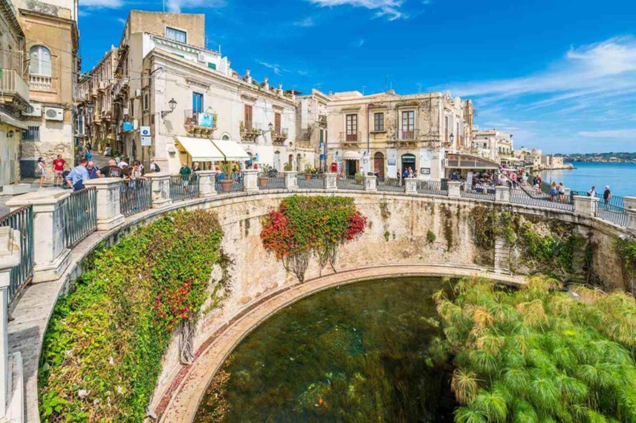 Ortigia Sunset Apartments - Xenia Sicily Villas Siraküza Dış mekan fotoğraf